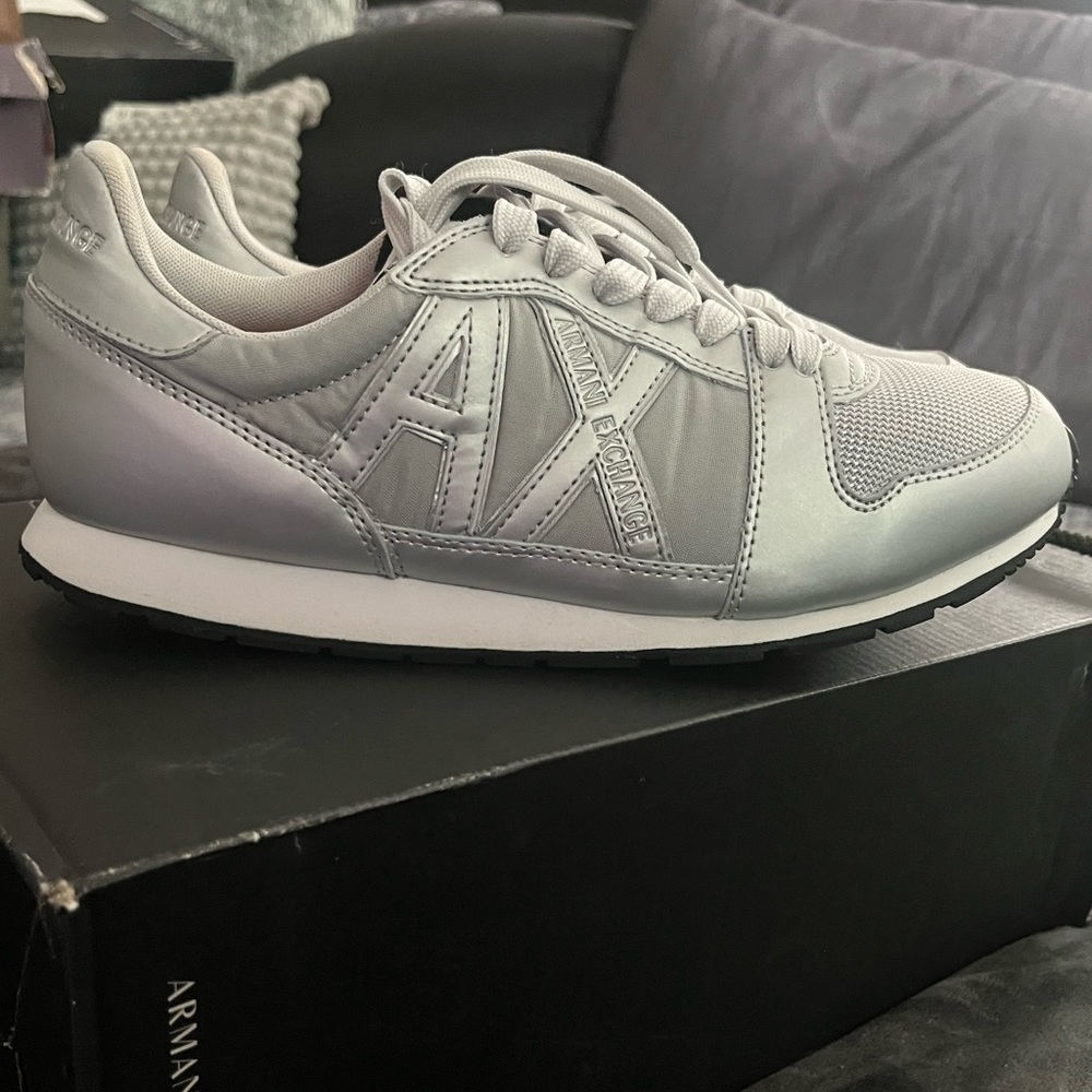 A/X ARMANI EXCHANGE (WORN ONCE!!!!)